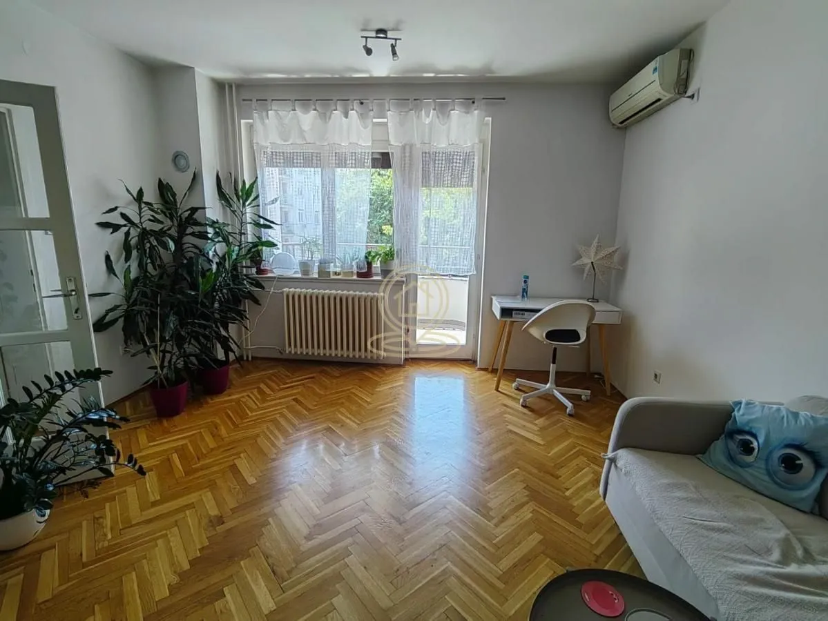 Izdavanje, jednosoban stan, 37m², Grbavica, Novi Sad Sve Podlokacije