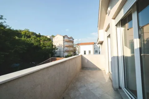 Rent, two bedroom apartment, 72m², Momišići, Podgorica - image 16
