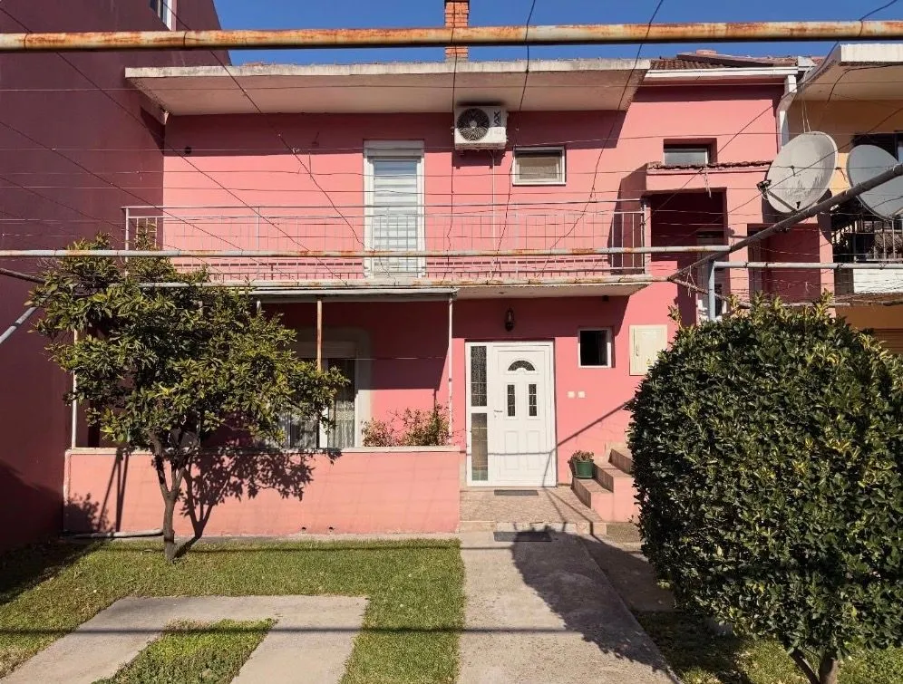 Prodaja, kuća, 150m², Stari Aerodrom, Podgorica