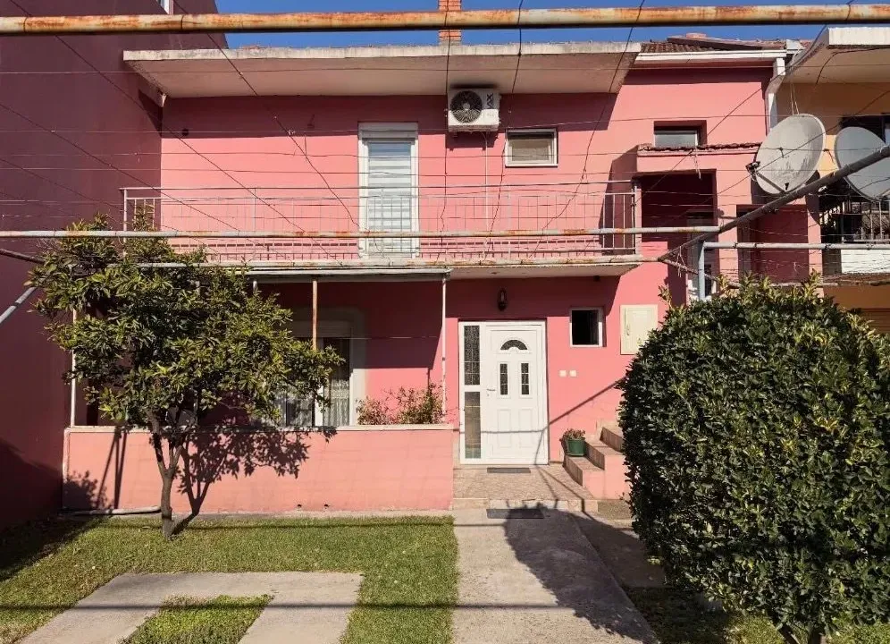 Prodaja, kuća, 150m², Stari Aerodrom, Podgorica