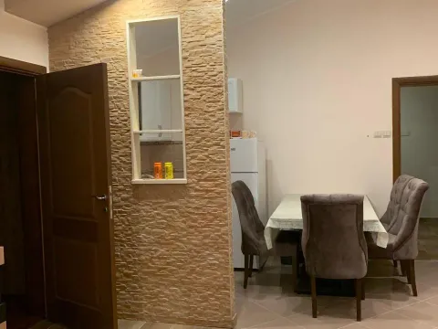 Izdavanje, dvosoban stan, 73m², Bečići, Budva - image 25