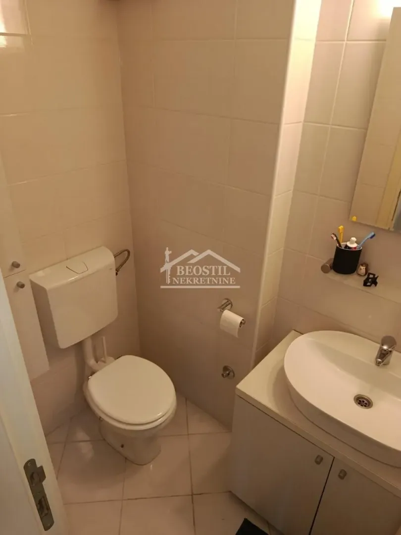 Prodaja, trosoban stan, 84m², Voždovac Sve Podlokacije, Beograd