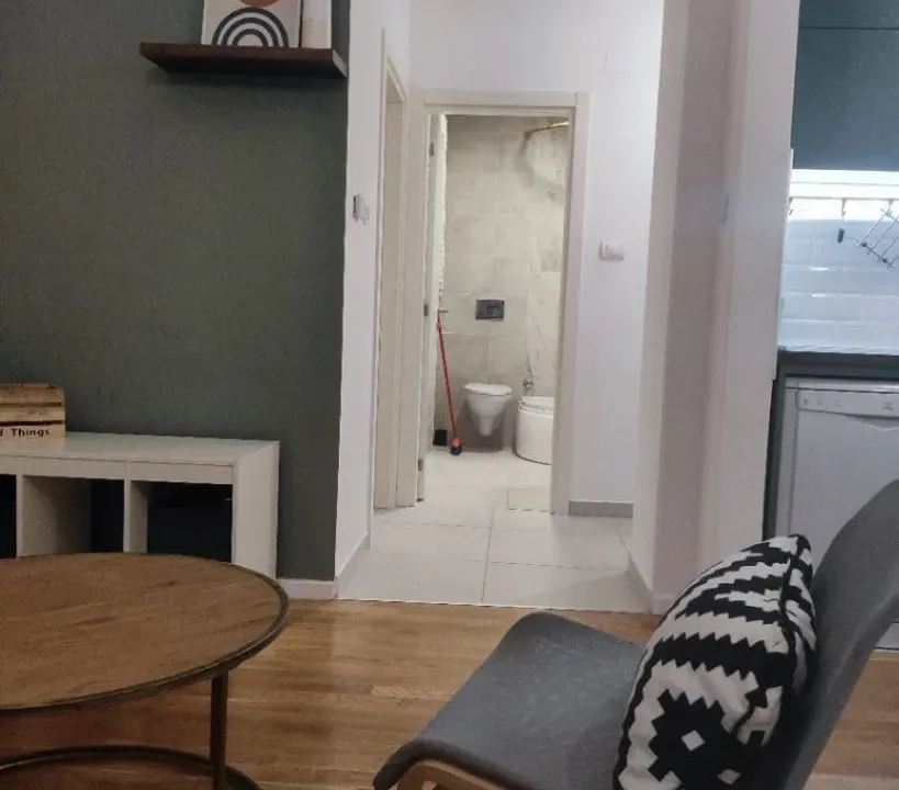 Izdavanje, dvosoban stan, 40m², Salajka, Novi Sad Sve Podlokacije