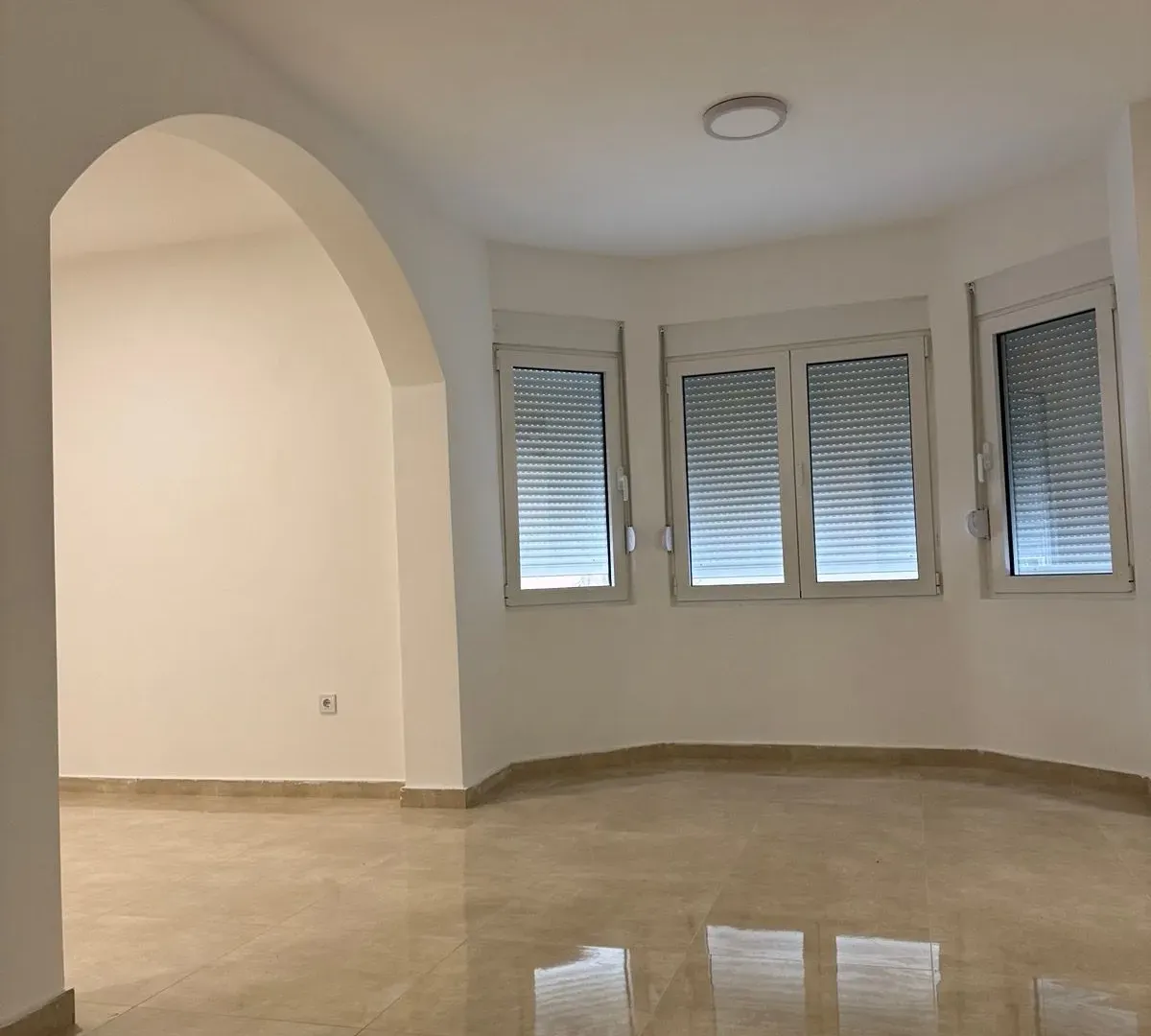Rent, house, 500m², Stari Aerodrom, Podgorica