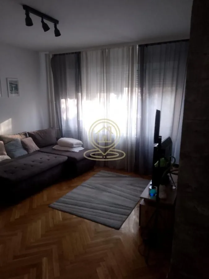 Izdavanje, trosoban stan, 78m², Južni Bulevar, Vračar Sve Podlokacije