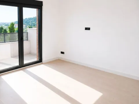 Prodaja, trosoban stan, 149m², Preko Morače, Podgorica - image 2