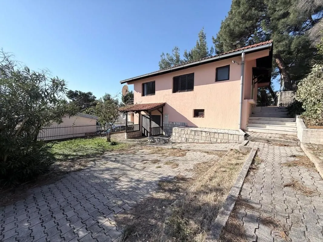 Prodaja, kuća, 130m², Zeleni Pojas, Bar