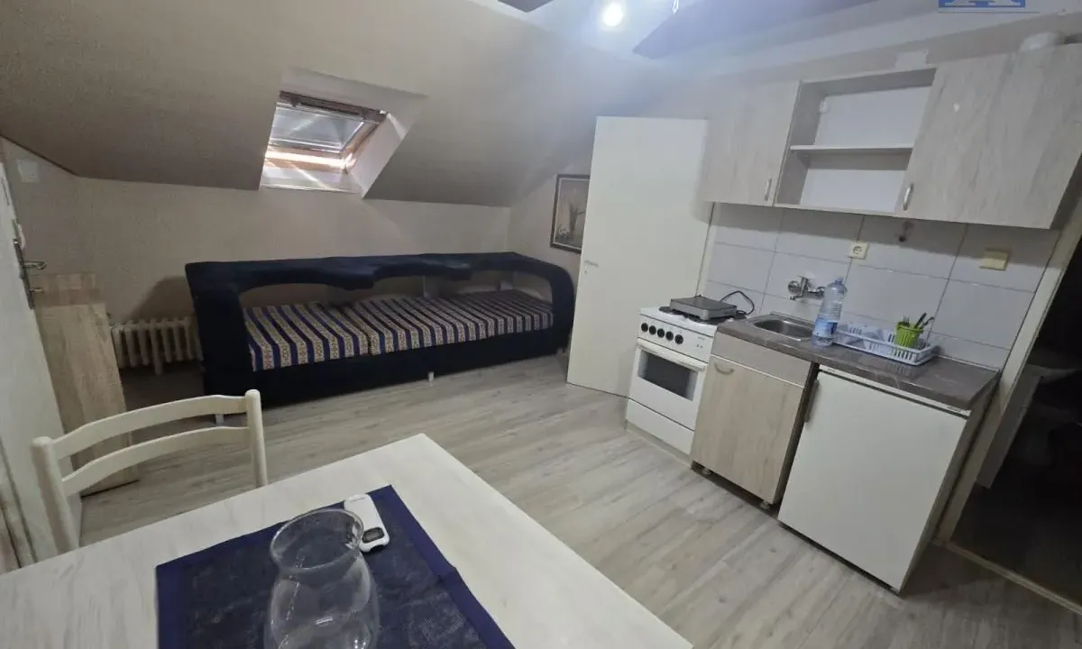Izdavanje, jednosoban stan, 35m², Centar, Novi Sad