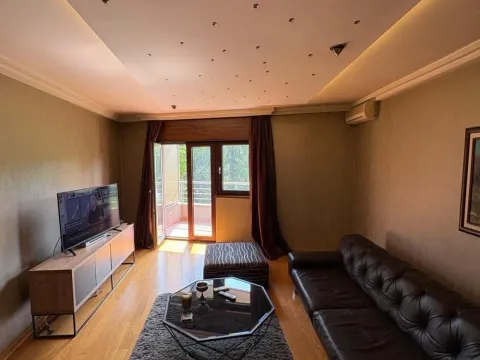 Rent, two bedroom apartment, 64m², Vračar Hram, Vračar Sve Podlokacije - image 4