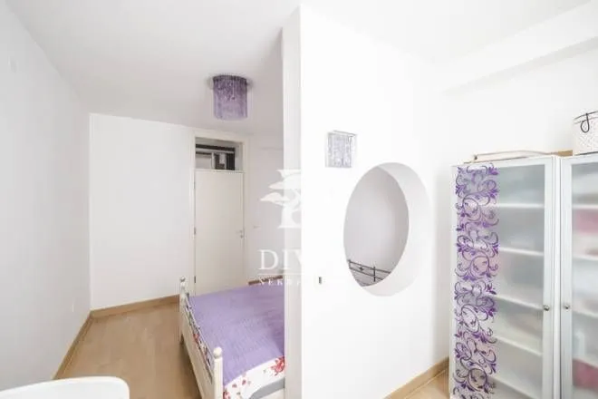 Izdavanje, stan, 153m², Fon (Fon - Bilećka), Voždovac Sve Podlokacije