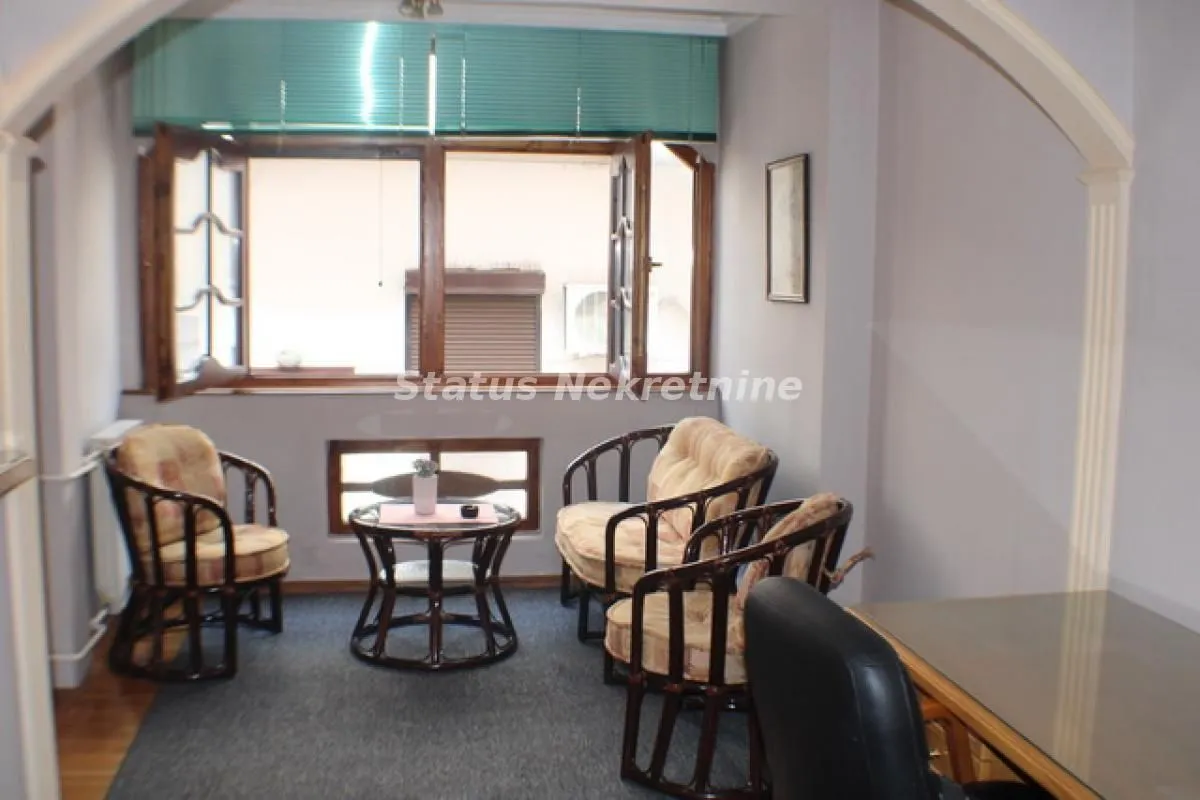 Izdavanje, jednosoban stan, 34m², Centar, Novi Sad