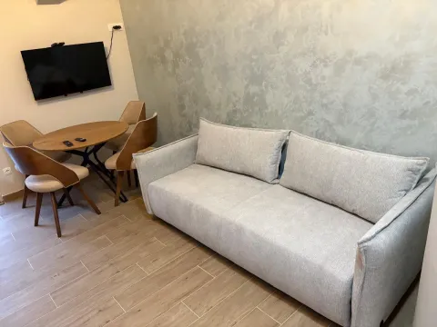 Izdavanje, jednosoban stan, 47m², Gradiošnica, Tivat - image 4