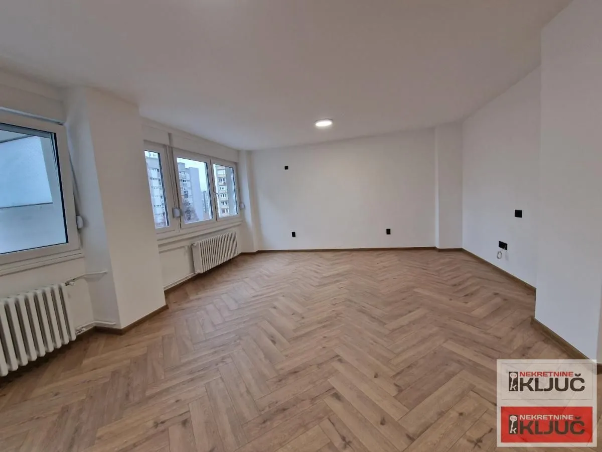 Prodaja, trosoban stan, 73m², Bulevar Oslobodjenja, Novi Sad Sve Podlokacije