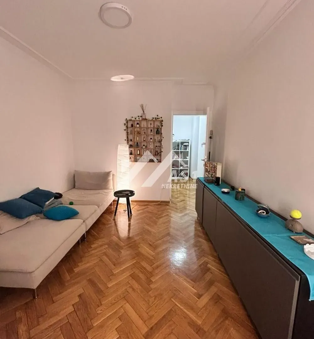 Izdavanje, četvorosoban stan, 114m², Grbavica, Novi Sad Sve Podlokacije