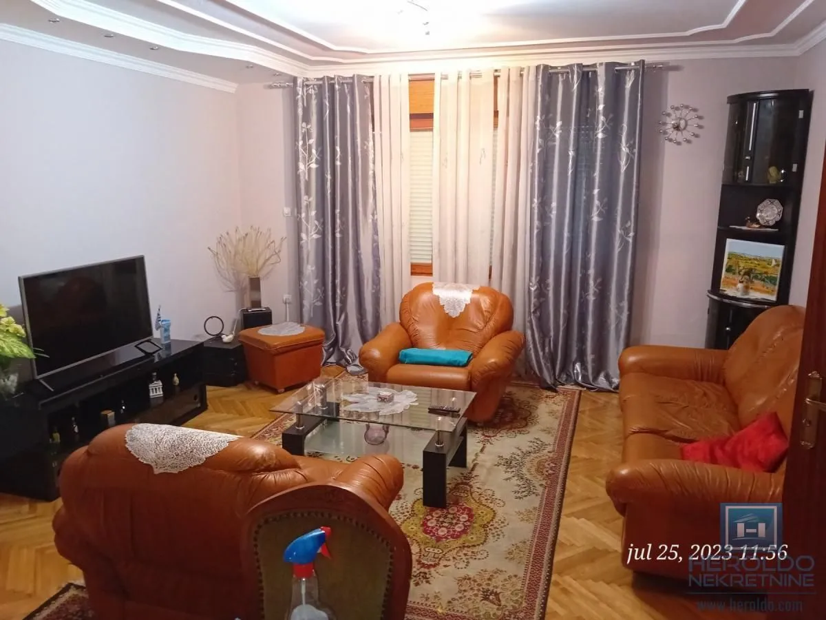 Sale, house, 180m², Centar, Ćuprija