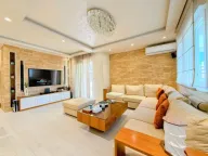 Sale, three bedroom apartment, 180m², City Kvart, Podgorica - image 1