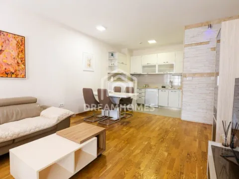 Izdavanje, dvosoban stan, 65m², City Kvart, Podgorica - image 2