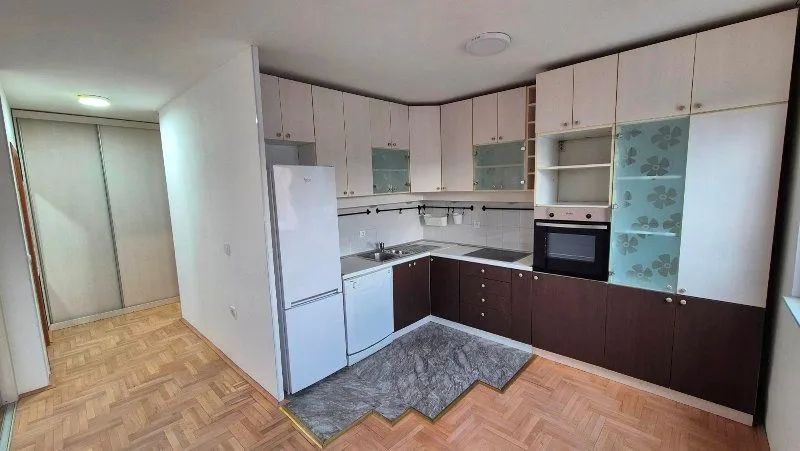 Prodaja, dvosoban stan, 48m², Voždovac Sve Podlokacije, Beograd