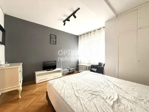 Izdavanje, trosoban stan, 75m², Savski Venac, Beograd - image 11