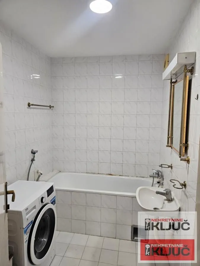 Prodaja, dvosoban stan, 58m², Sajmište, Novi Sad