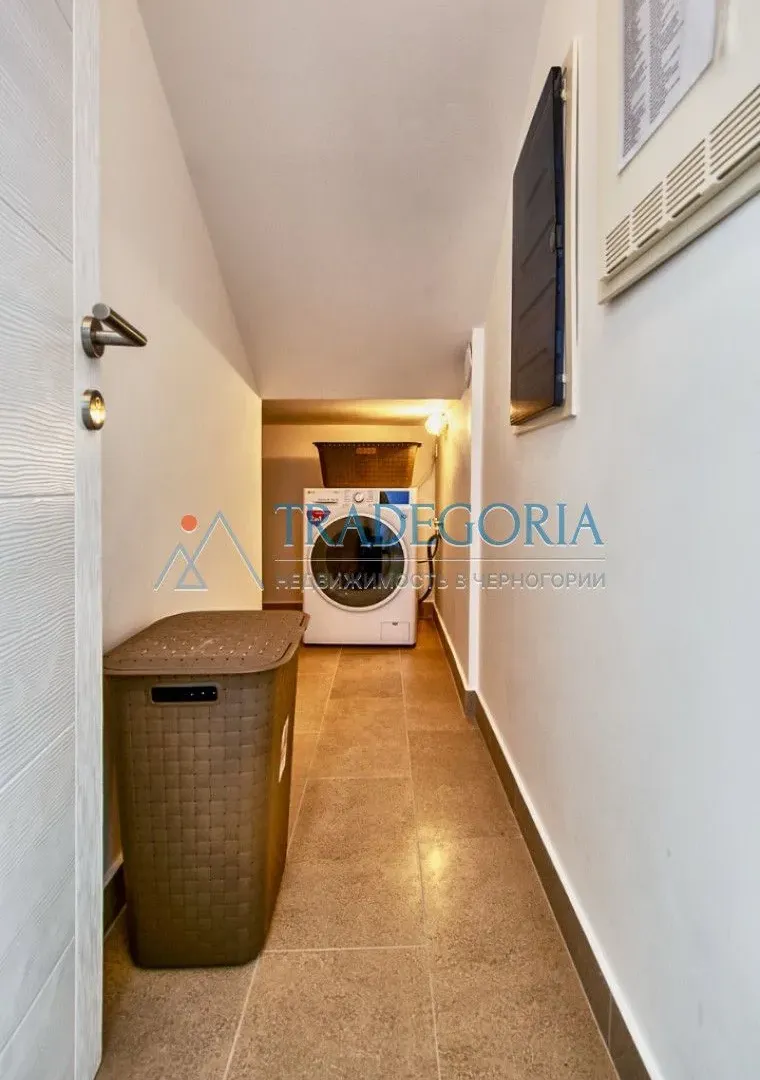 Prodaja, kuća, 180m², Tivat, Crna Gora