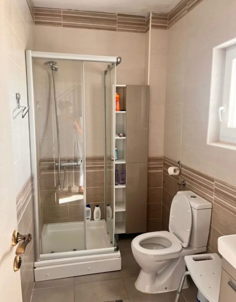 Izdavanje, kuća, 170m², Stari Aerodrom, Podgorica
