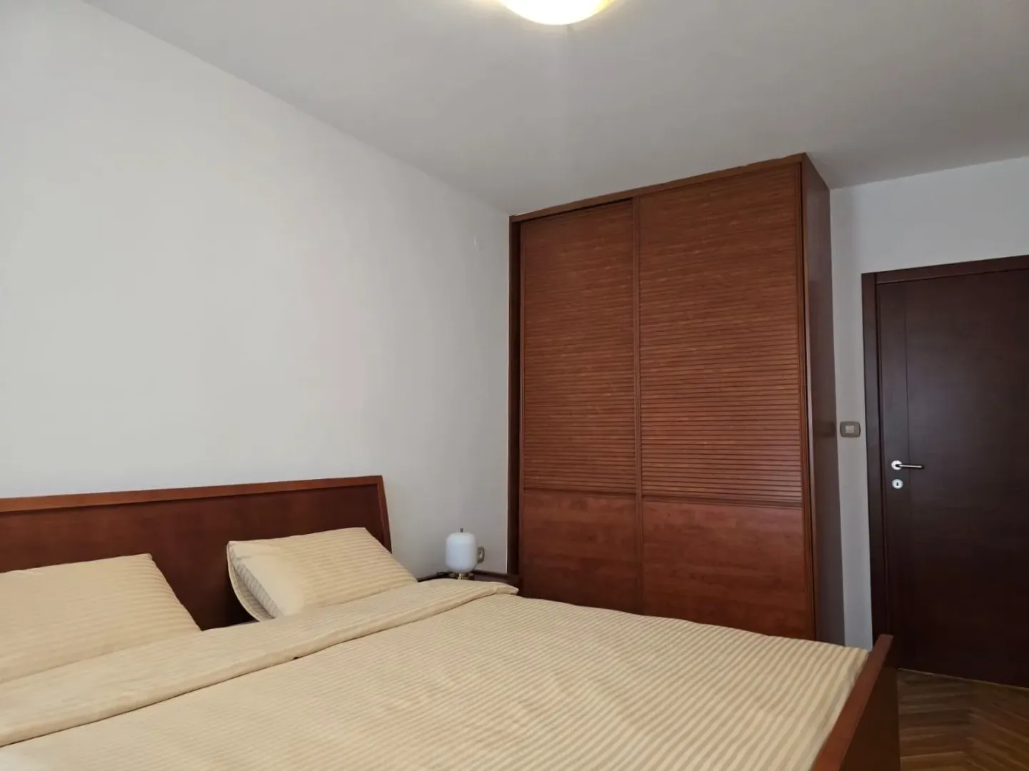 Izdavanje, dvosoban stan, 72m², Blok 6, Podgorica