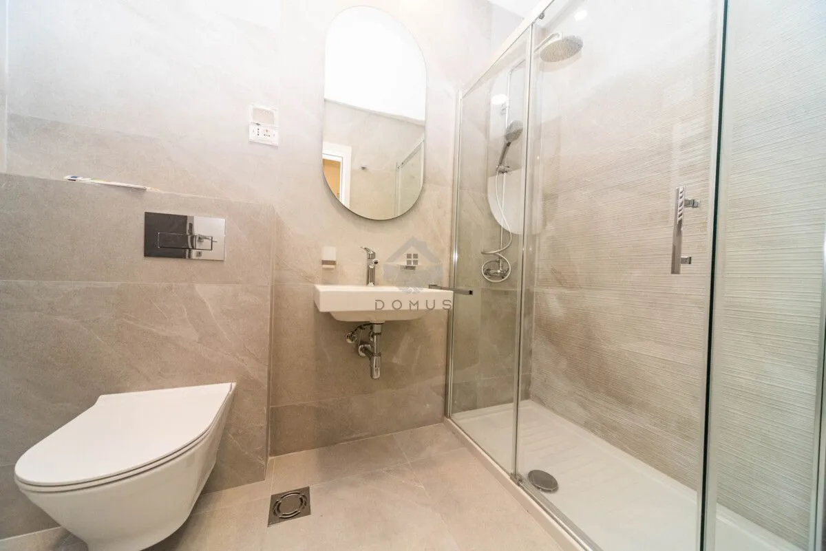 Izdavanje, jednosoban stan, 50m², Central Point, Podgorica