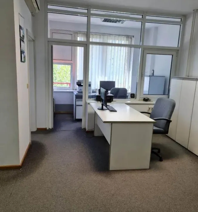 Izdavanje, poslovni prostor, 60m², Novi Beograd Blok 10, Novi Beograd Sve Podlokacije