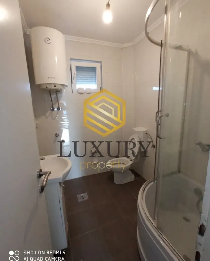 Izdavanje, kuća, 100m², Beri, Podgorica