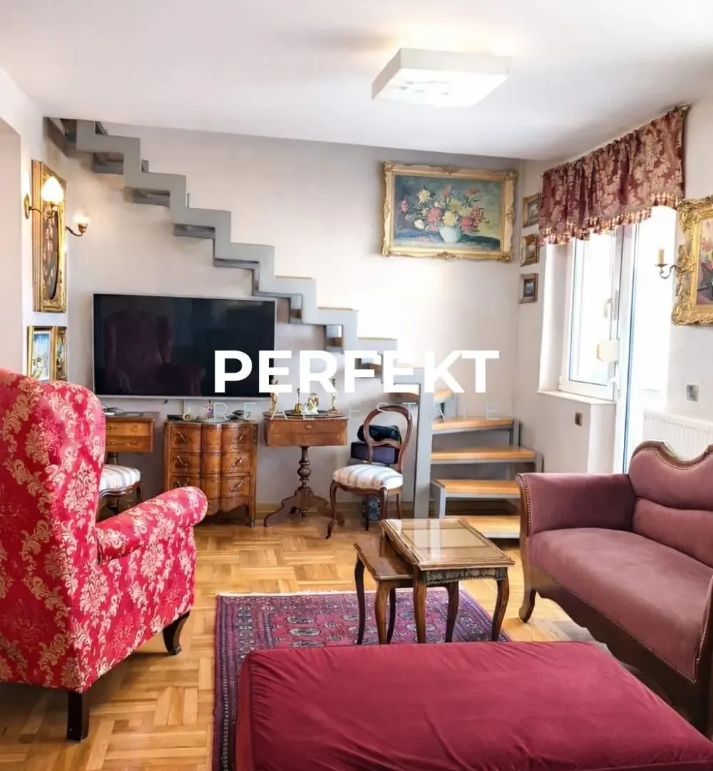 Prodaja, trosoban stan, 79m², Centar, Pančevo