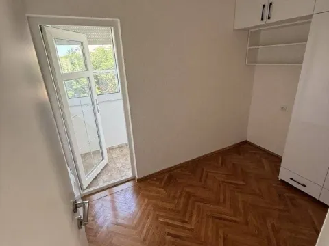 Prodaja, dvosoban stan, 52m², Centar, Tivat - image 7