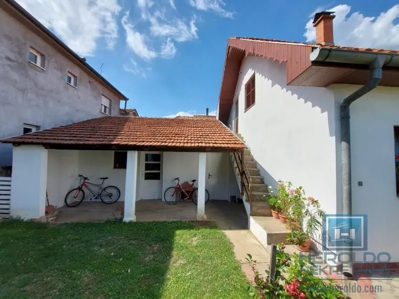 Prodaja, kuća, 200m², Rakitovo, Jagodina