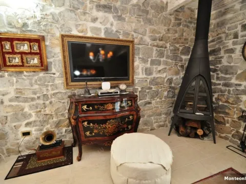 Prodaja, kuća, 105m², Tivat, Crna Gora - image 19