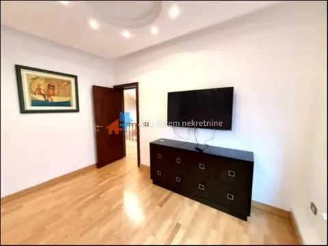 Rent, house, 200m², Surčin, Beograd - image 14