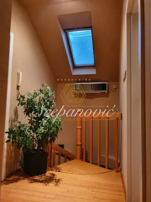 Prodaja, trosoban stan, 113m², Nova Detelinara, Novi Sad Sve Podlokacije