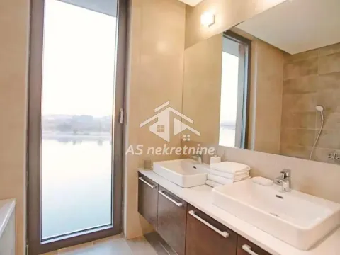 Izdavanje, četvorosoban stan, 142m², Savski Venac, Beograd - image 16
