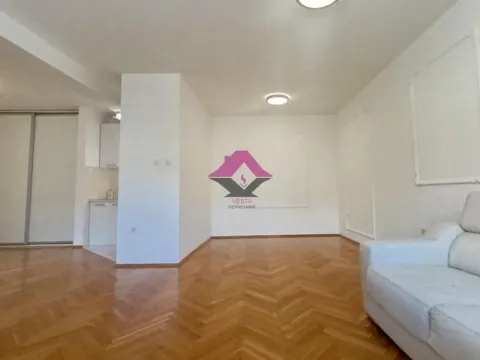 Izdavanje, trosoban stan, 70m², Bulevar Oslobodjenja, Novi Sad Sve Podlokacije - image 4