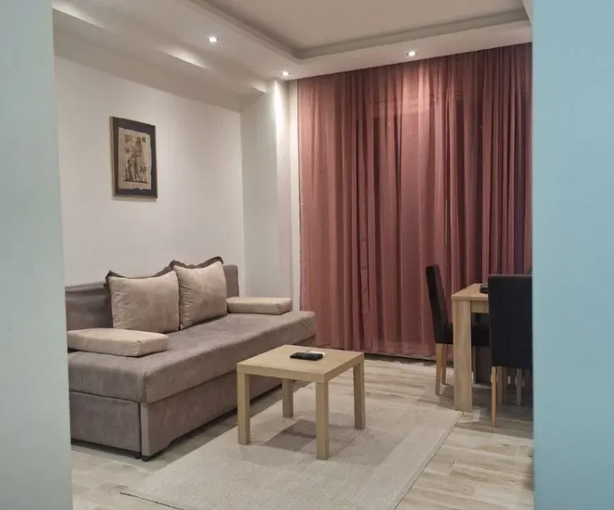 Izdavanje, jednosoban stan, 45m², Kava, Tivat