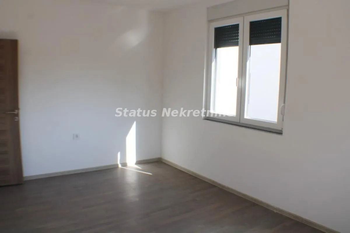 Prodaja, četvorosoban stan, 78m², Petrovaradin, Novi Sad