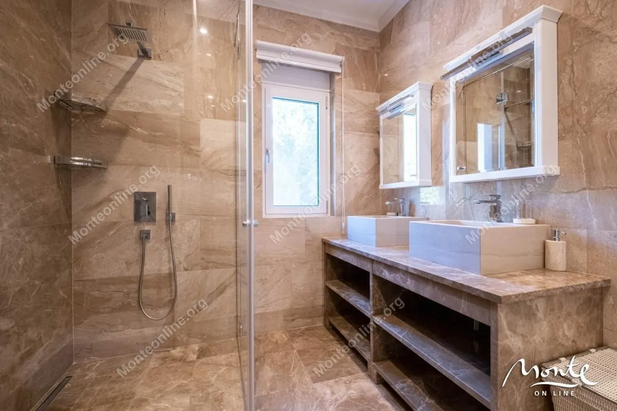 Prodaja, kuća, 560m², Tivat, Crna Gora