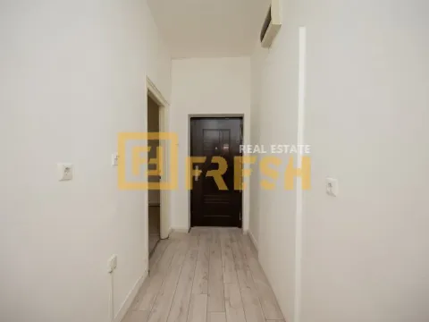 Izdavanje, poslovni prostor, 85m², Centar, Podgorica - image 4
