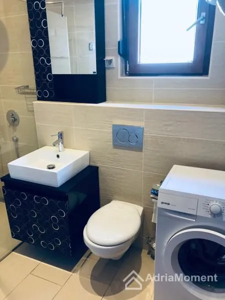 Prodaja, jednosoban stan, 83m², Centar, Tivat