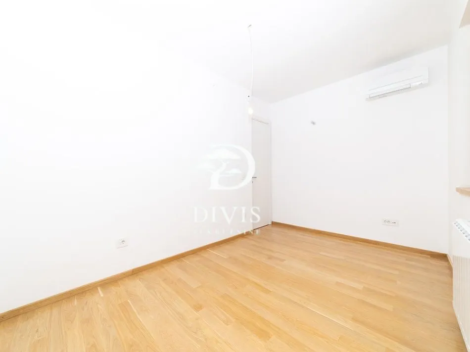 Sale, apartment, 73m², Neimar, Vračar Sve Podlokacije