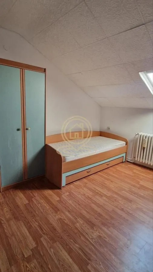 Izdavanje, trosoban stan, 90m², Petrovaradin, Novi Sad