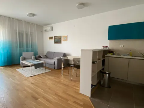 Prodaja, jednosoban stan, 51m², City Kvart, Podgorica - image 3