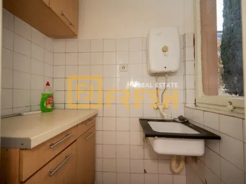 Izdavanje, poslovni prostor, 85m², Centar, Podgorica - image 2