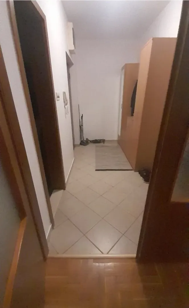 Izdavanje, dvosoban stan, 44m², Stari Aerodrom, Podgorica