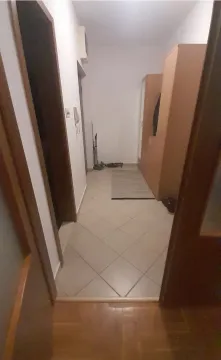 Izdavanje, dvosoban stan, 44m², Stari Aerodrom, Podgorica - image 2