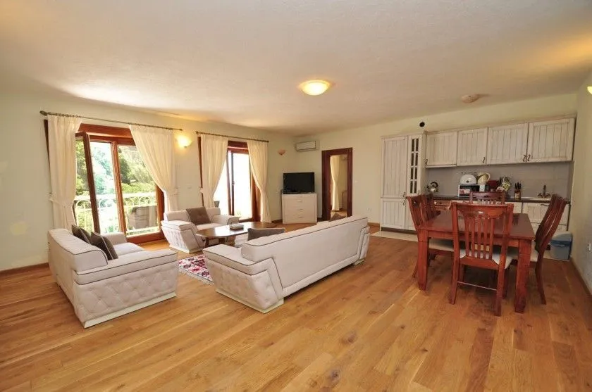 Sale, house, 1300m², Perazića do, Budva